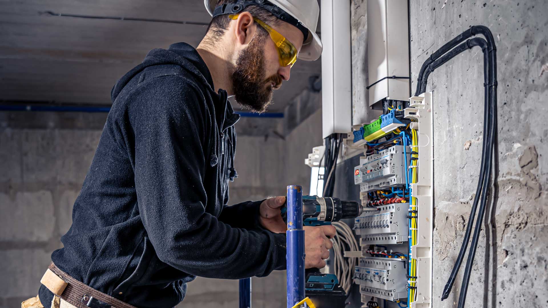 Cost Of Electrician Services In UAE