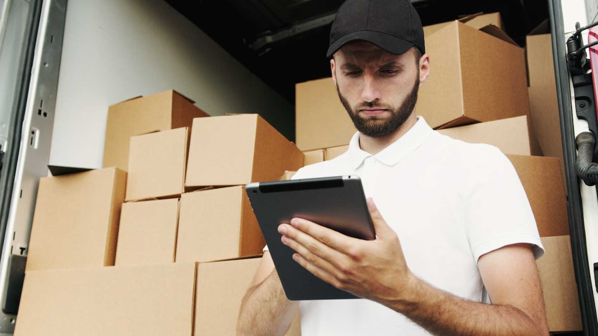 How To Save Money On Moving And Relocating In The UAE How To Save Money On Moving And Relocating In The UAE